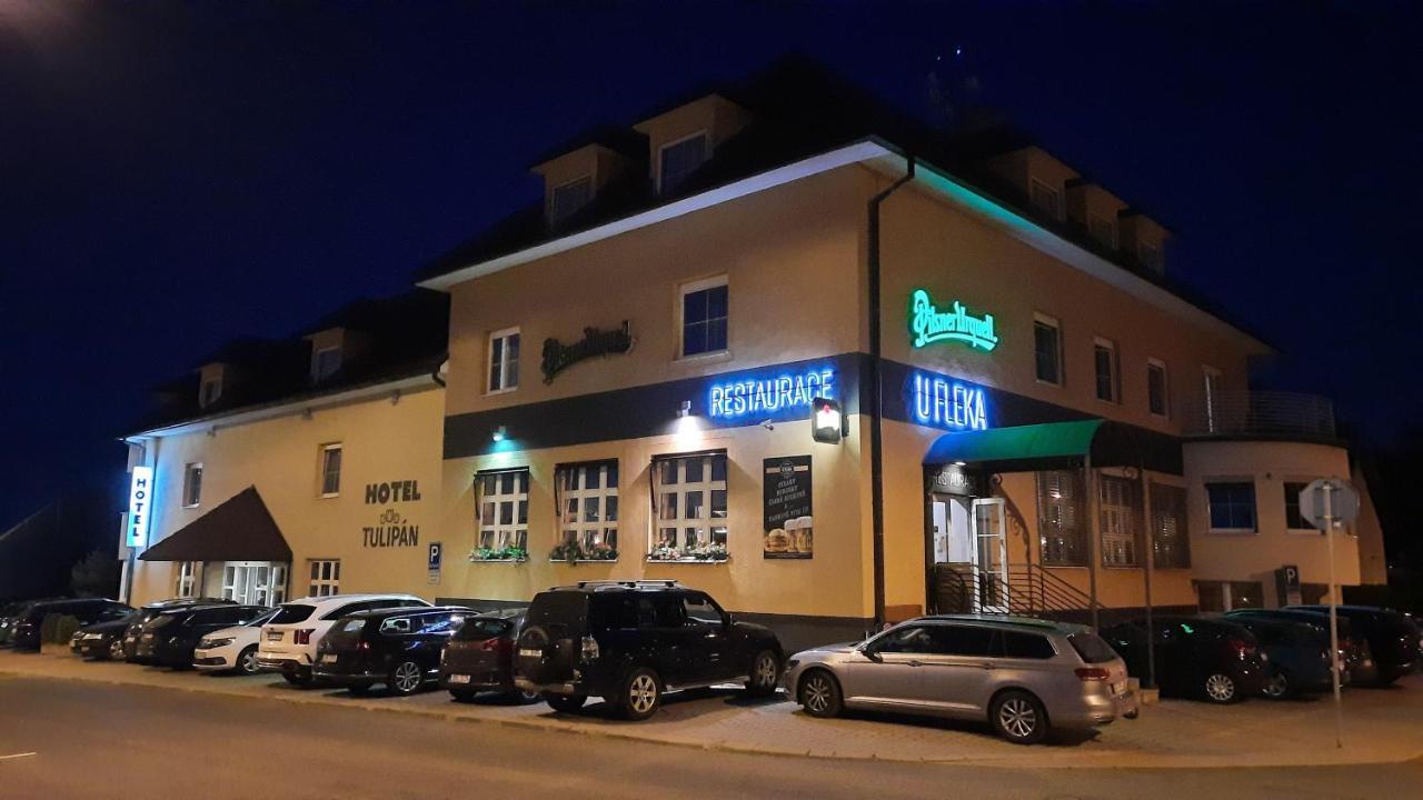 Hotel Tulipan Prŭhonice Exterior foto