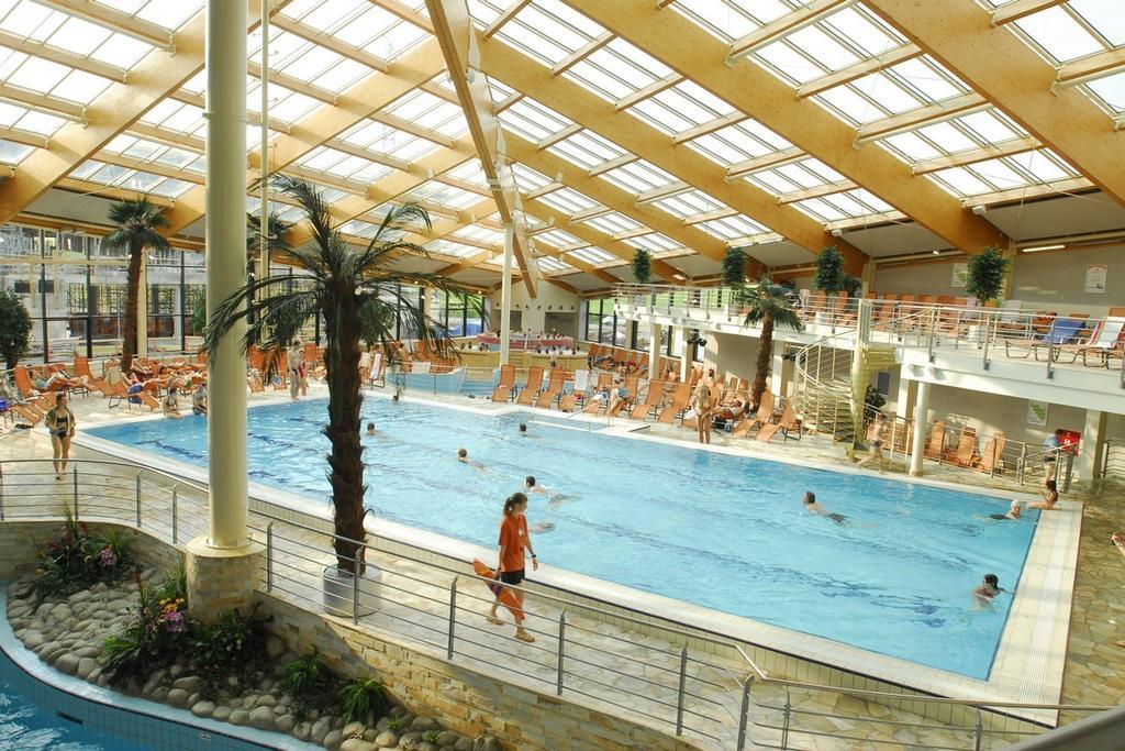 Hotel Tulipan Prŭhonice Exterior foto